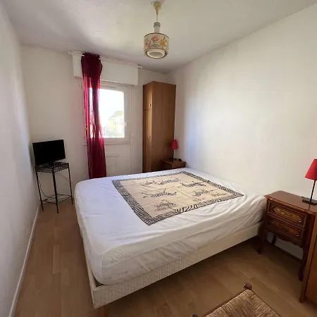 T3 Climatisé, 2 Chambres, Balcon, Parking, Proche Plage, Lave-linge - Fr-1-702-22