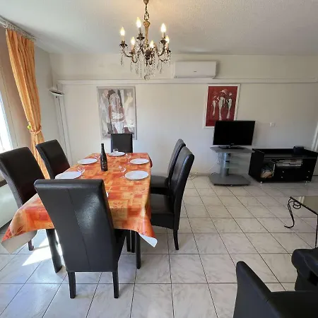 T3 Climatise, 2 Chambres, Balcon, Parking, Proche Plage, Lave-linge - Fr-1-702-22 Lägenhet