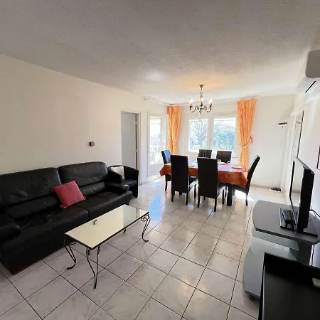 T3 Climatisé, 2 Chambres, Balcon, Parking, Proche Plage, Lave-linge - Fr-1-702-22 Agde