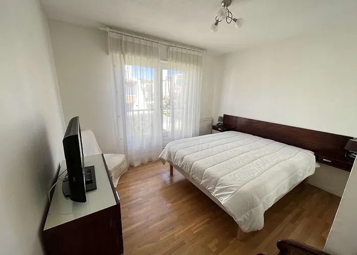 Appartamento T3 Climatisé, 2 Chambres, Balcon, Parking, Proche Plage, Lave-linge - Fr-1-702-22