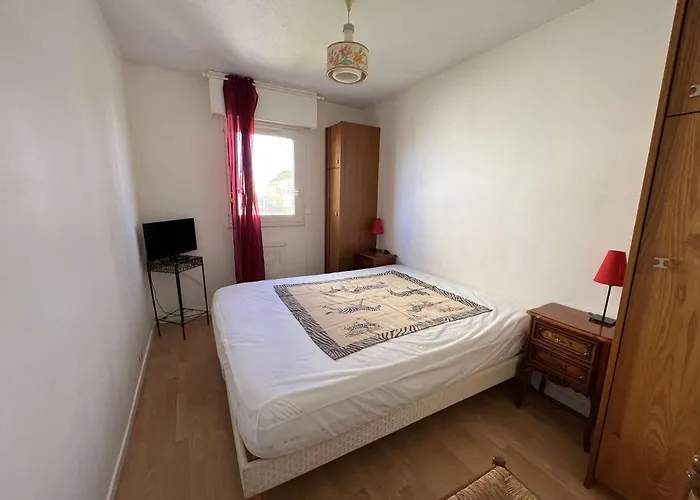 T3 Climatisé, 2 Chambres, Balcon, Parking, Proche Plage, Lave-linge - Fr-1-702-22