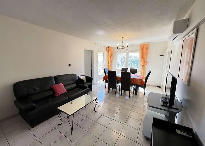 T3 Climatisé, 2 Chambres, Balcon, Parking, Proche Plage, Lave-linge - Fr-1-702-22 Agde